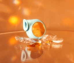 blue lelo sila on orange background
