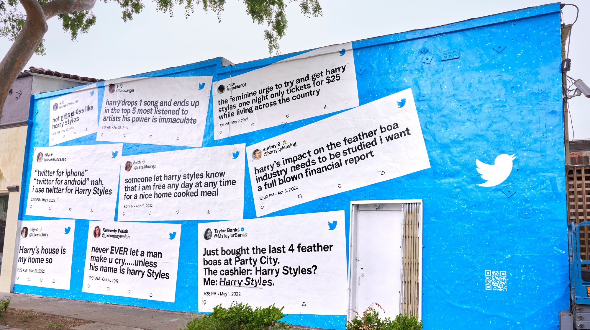 Mural of Tweets about Styles in Los Angeles.