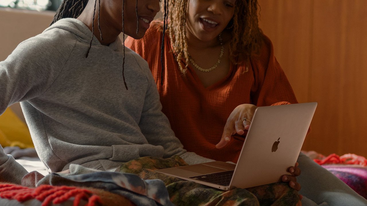 People using Apple MacBook Pro