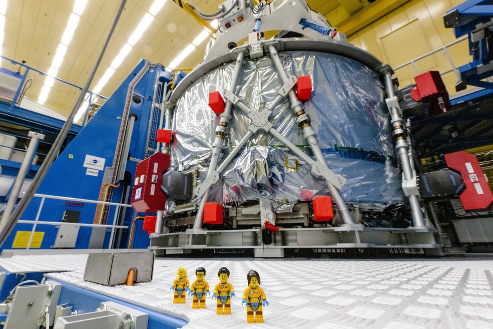 Lego minifigures going to the moon