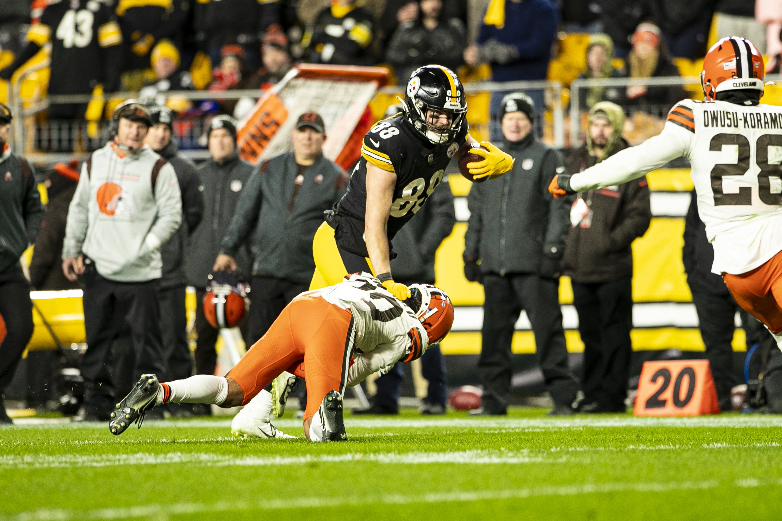 the Browns and the Steelers playing football
