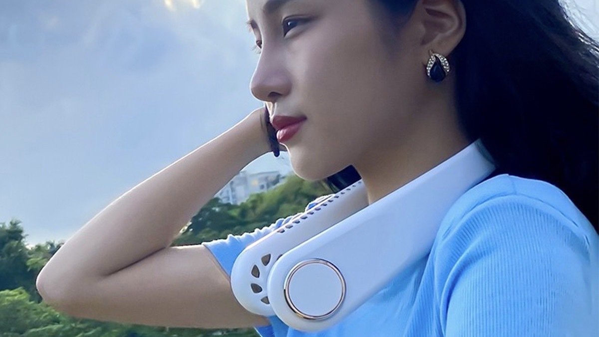 Person wearing the Cool Blades 4.0 Wearable Fan.