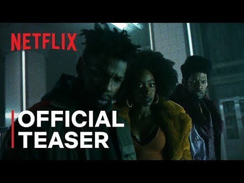 John Boyega, Teyonah Parris and Jamie Foxx stand in line to each other