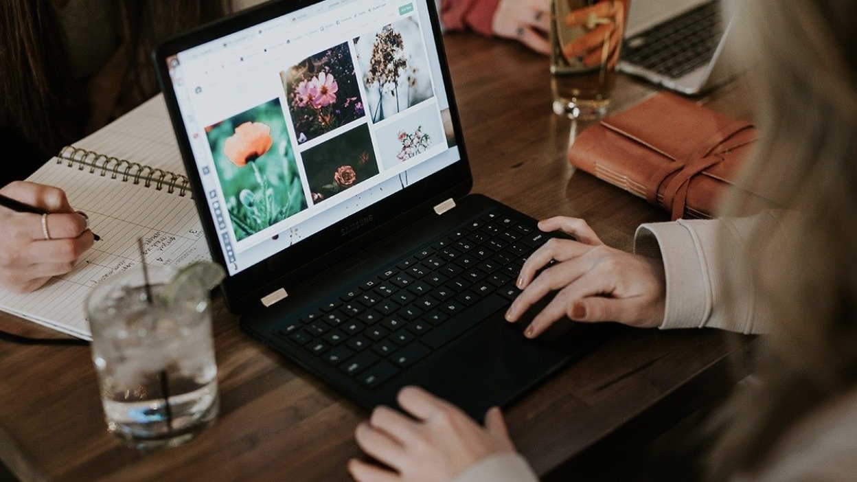 Hands on laptop