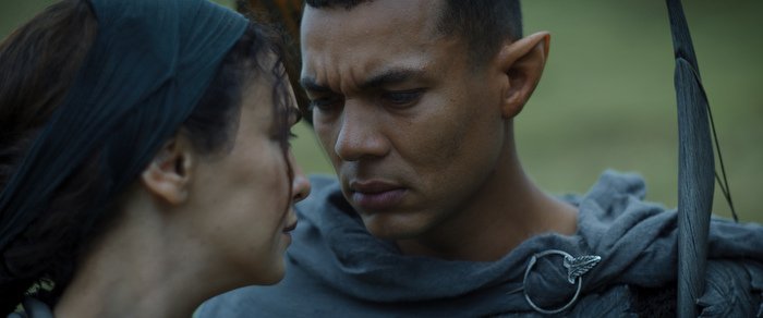 Nazanin Boniadi (Bronwyn), Ismael Cruz Córdova (Arondir) in a still from the series.