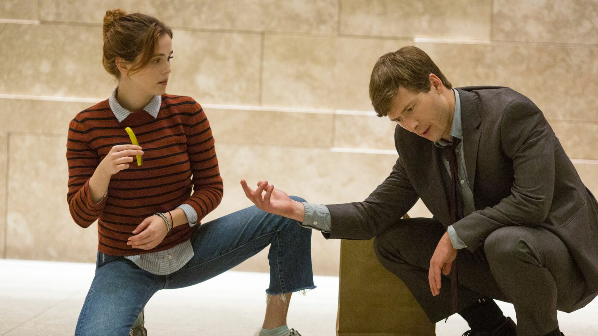 Zoey Deutch and Glen Powell in "Set It Up."