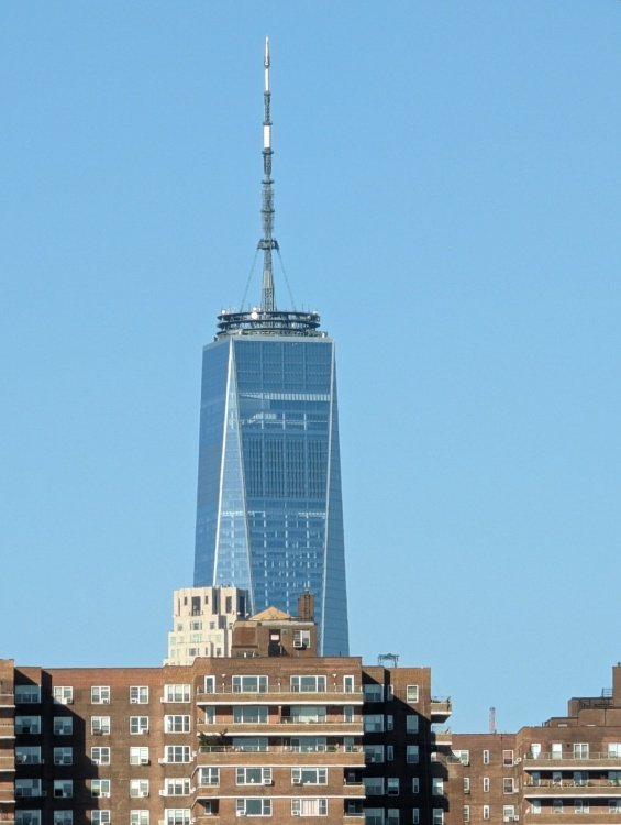One World Trade Center in 30x Pixel 7 Pro zoom
