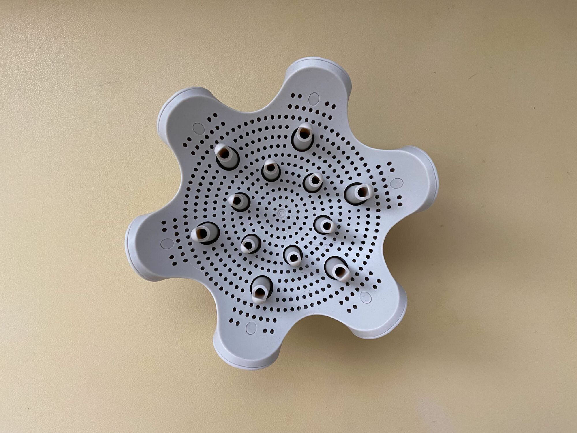 shark diffuser on a beige background