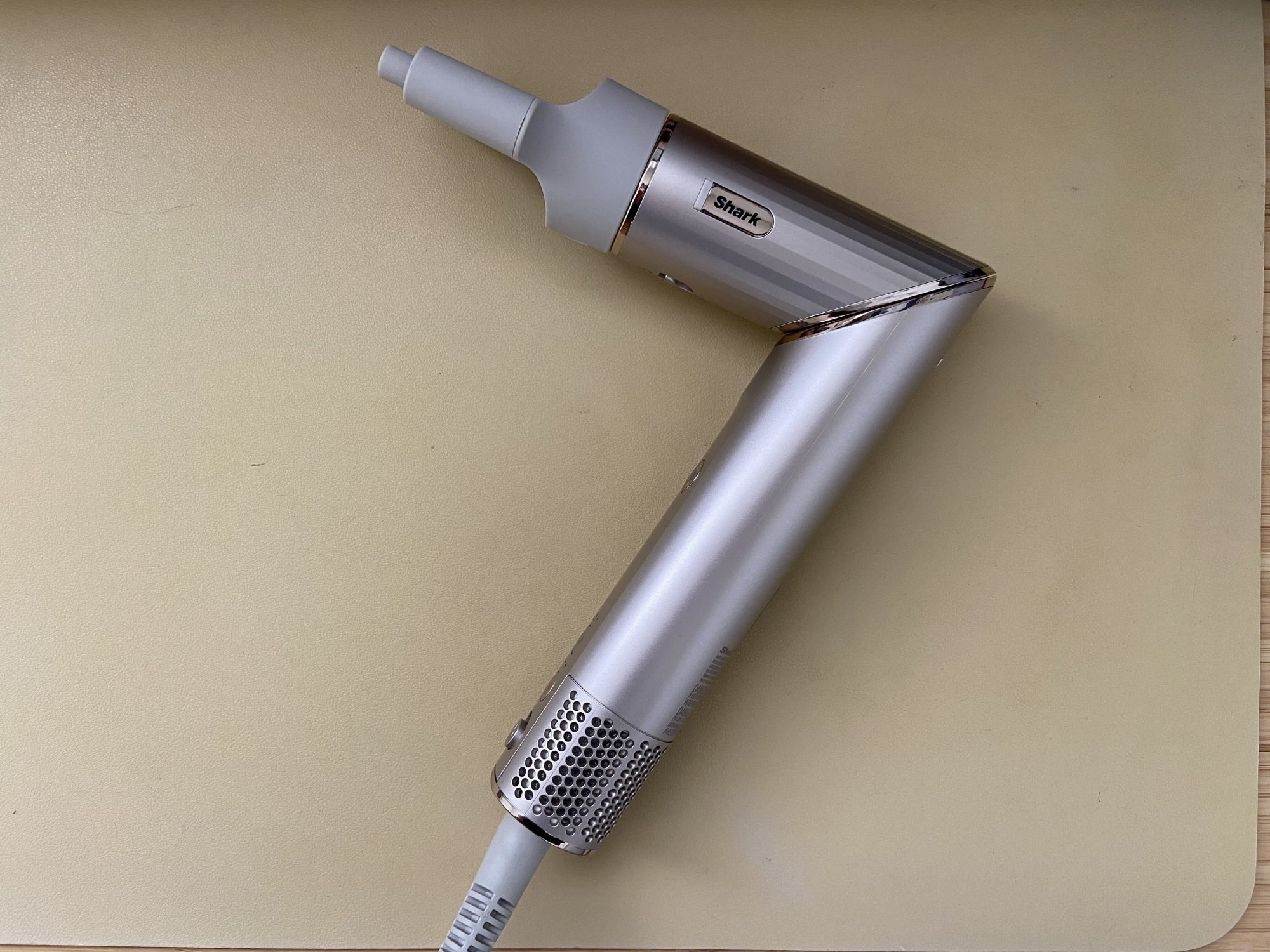 shark flexstyle swiveled with styling concentrator attachment on
