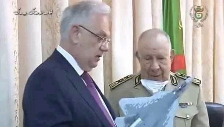 Algerian and Russian Officials with Su-57 Model in 2020