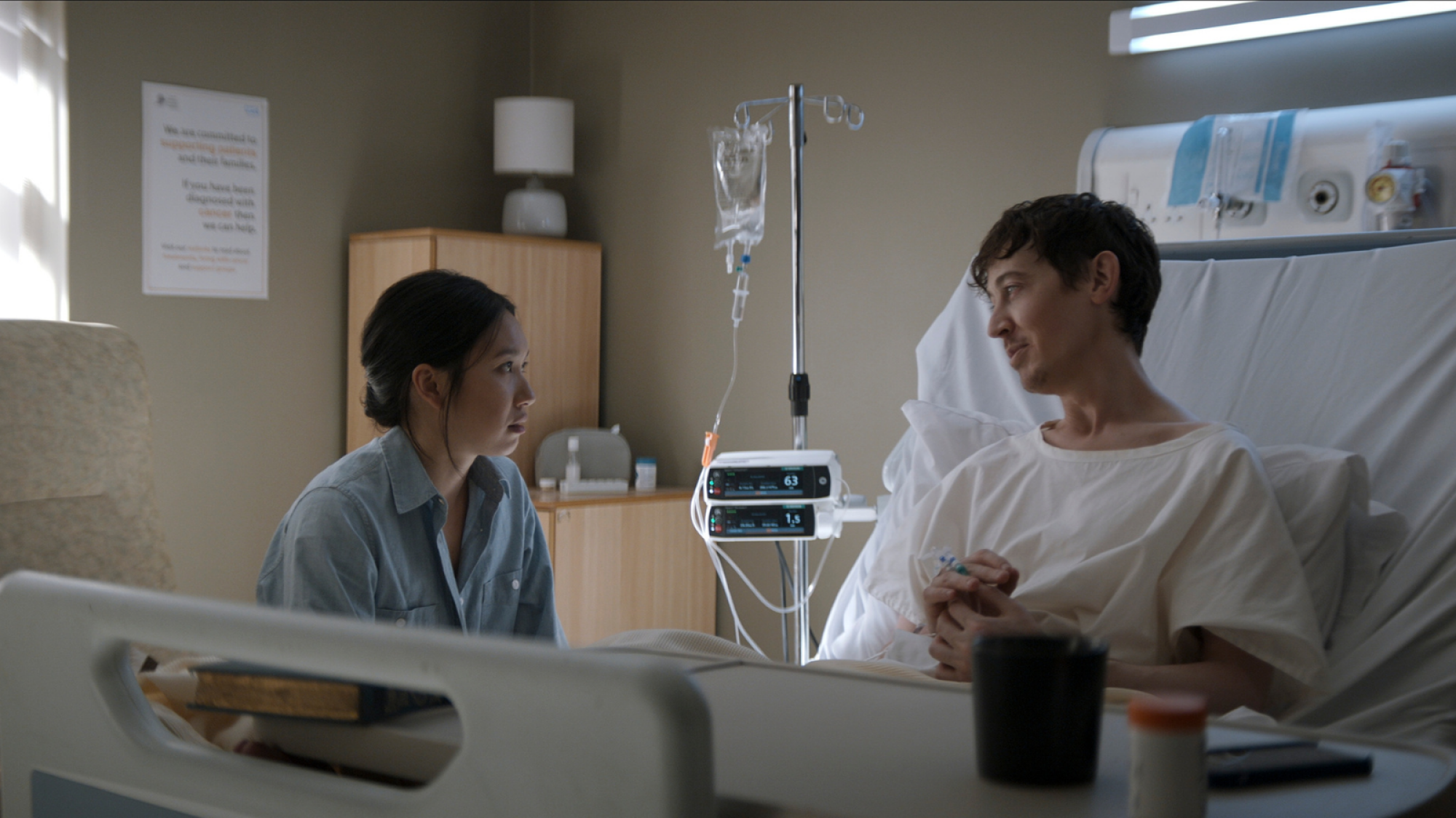 (L to R) Jess Hong as Jin Cheng, Alex Sharp as Will Downing in episode 107 of "3 Body Problem."