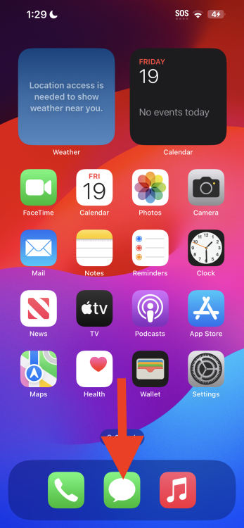Red arrow pointing to Messages app in iOS