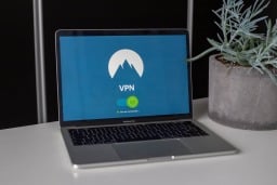 Laptop with vpn screensaver